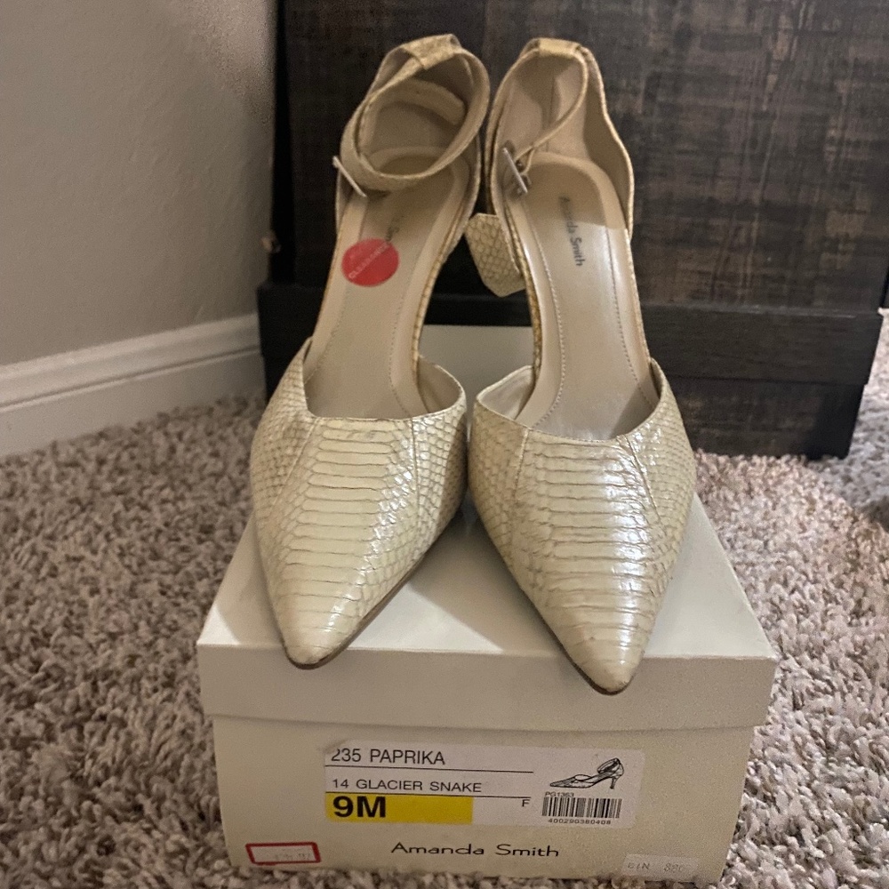 Amanda Smith W Shoes